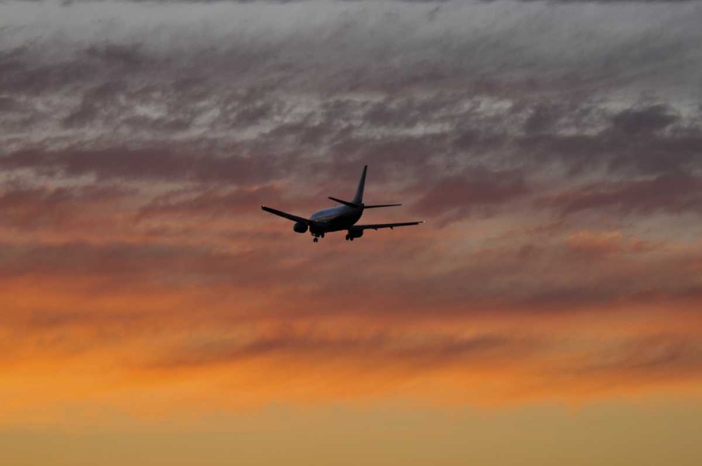 OR, Portland Airplane approaching landing